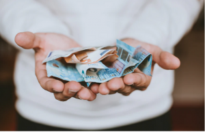 play with little money