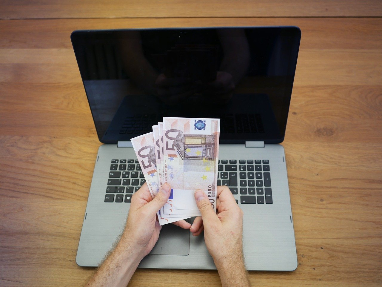 How Newbies Can Avoid Being Scammed by Fake Online Casinos