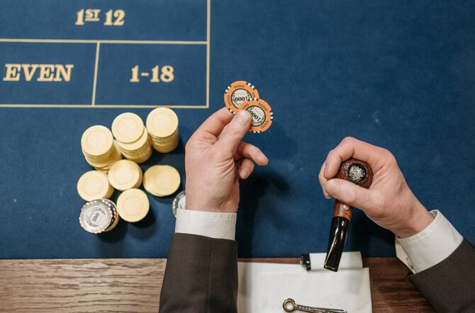 Should You Play Multiple Casino Games at Once?